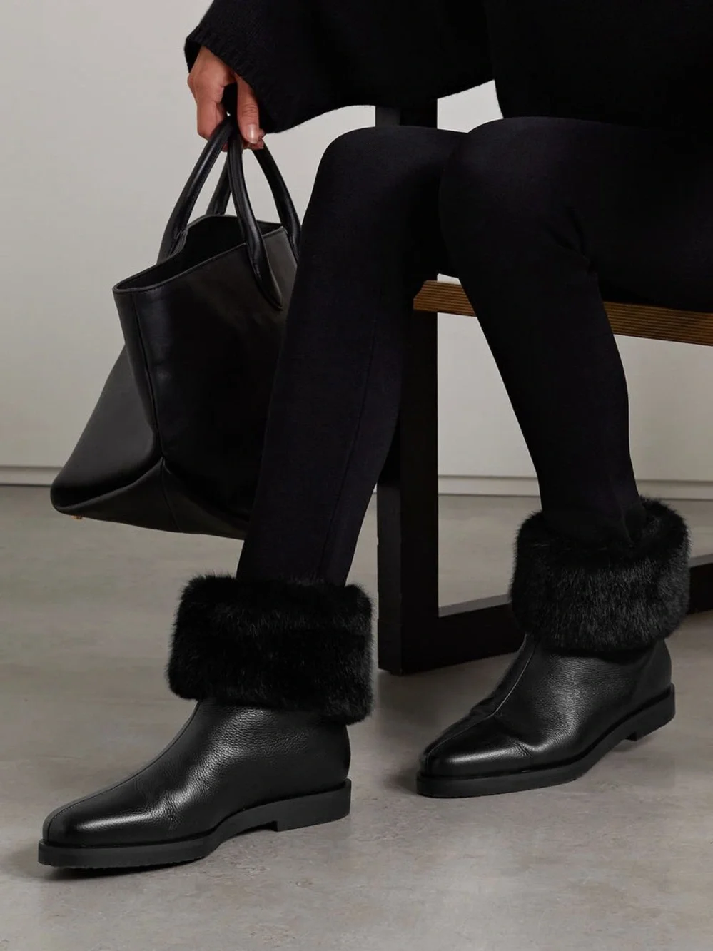 Toteme Off-Duty Leather Shearling Boots Black 37 New With Box - Picture 2 of 6